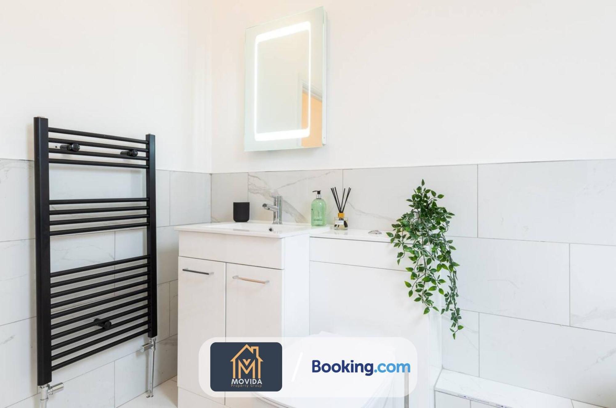Central Elegant Three Bed Duplex By Movida Property Group Short Lets & Serviced Accommodation Harrogate Kültér fotó