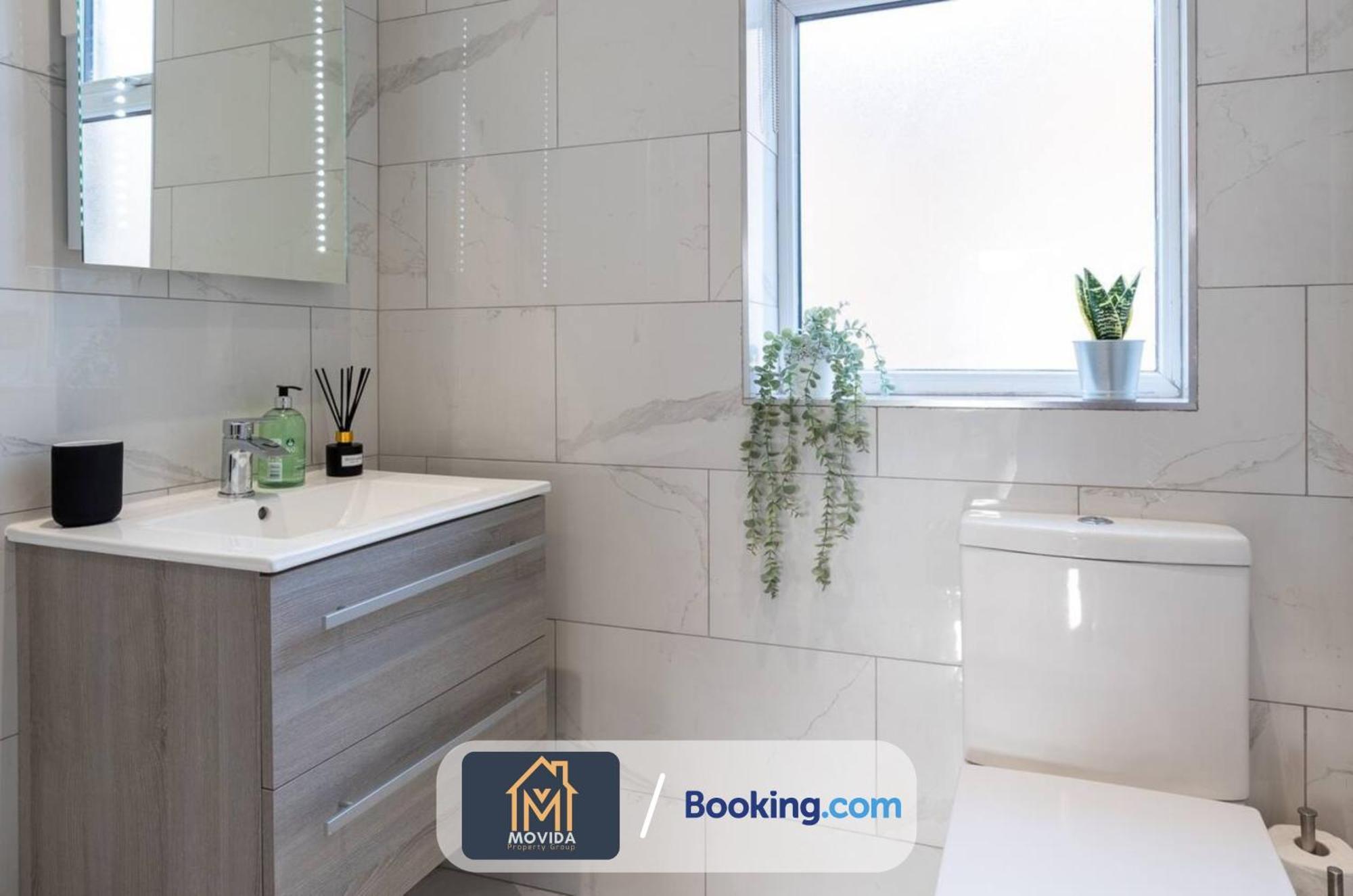 Central Elegant Three Bed Duplex By Movida Property Group Short Lets & Serviced Accommodation Harrogate Kültér fotó